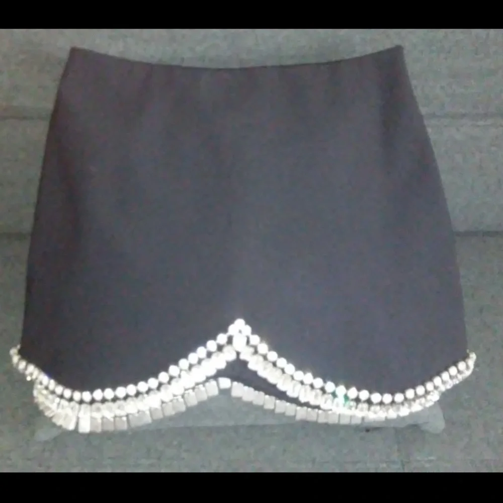AREA Scallop Mini Skirt with Crystal Embellishments Size US 4 - Picture 6 of 8